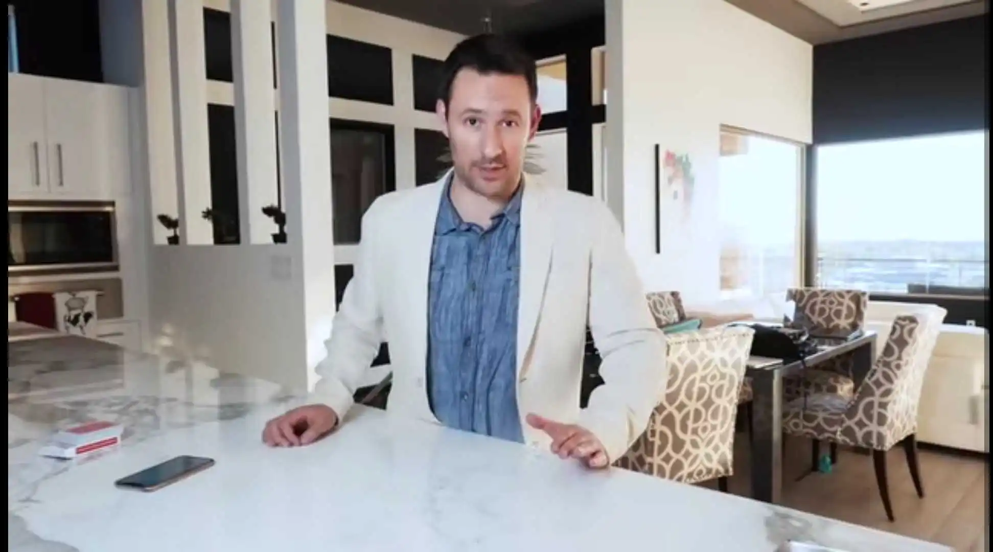 

Where It Has To Go by Rick Lax - Magic Tricks