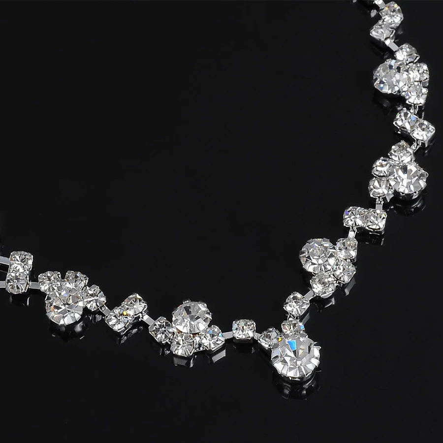 Набор ювелирных украшений для невесты колье и серьги с кристаллами серебристый