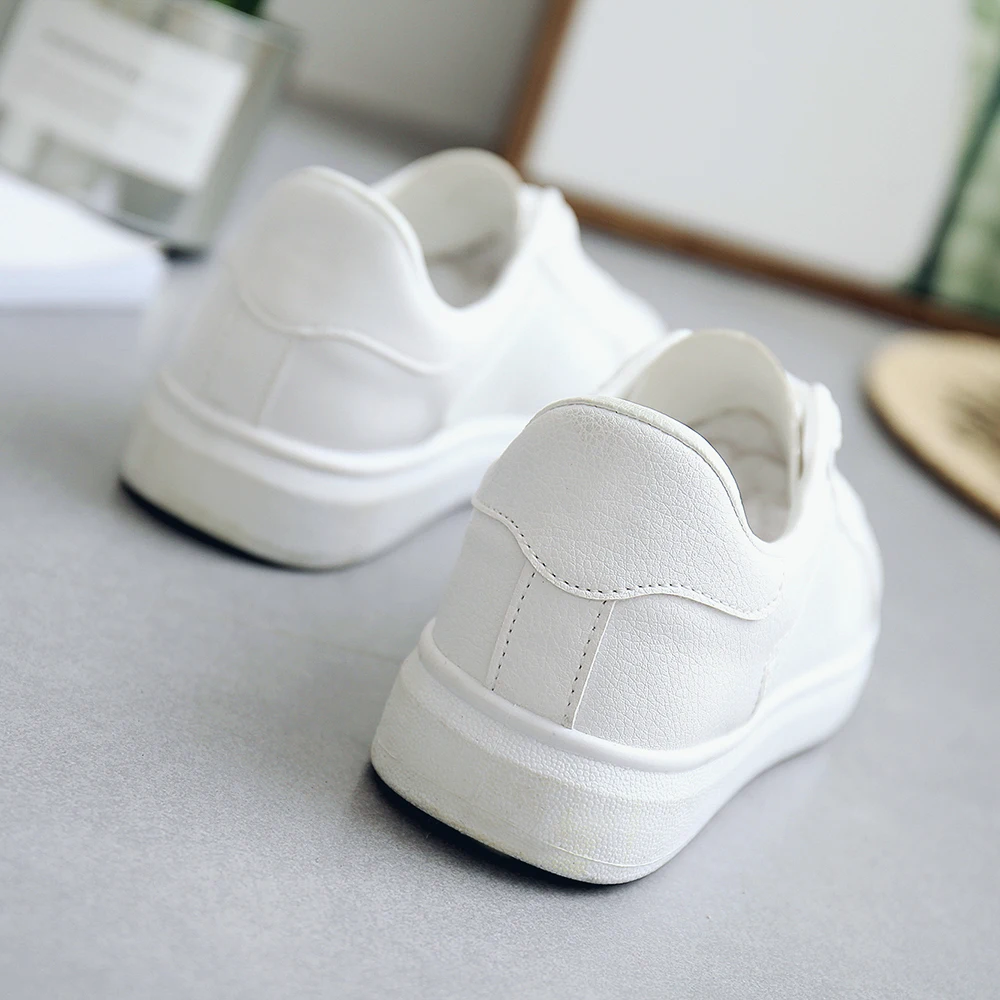 

2021 Fashion Women Shoes Comfortable Light Breathable Mesh White Flats Shoes Outdoor Walking Shoes Casual Shoes Female Sneakers