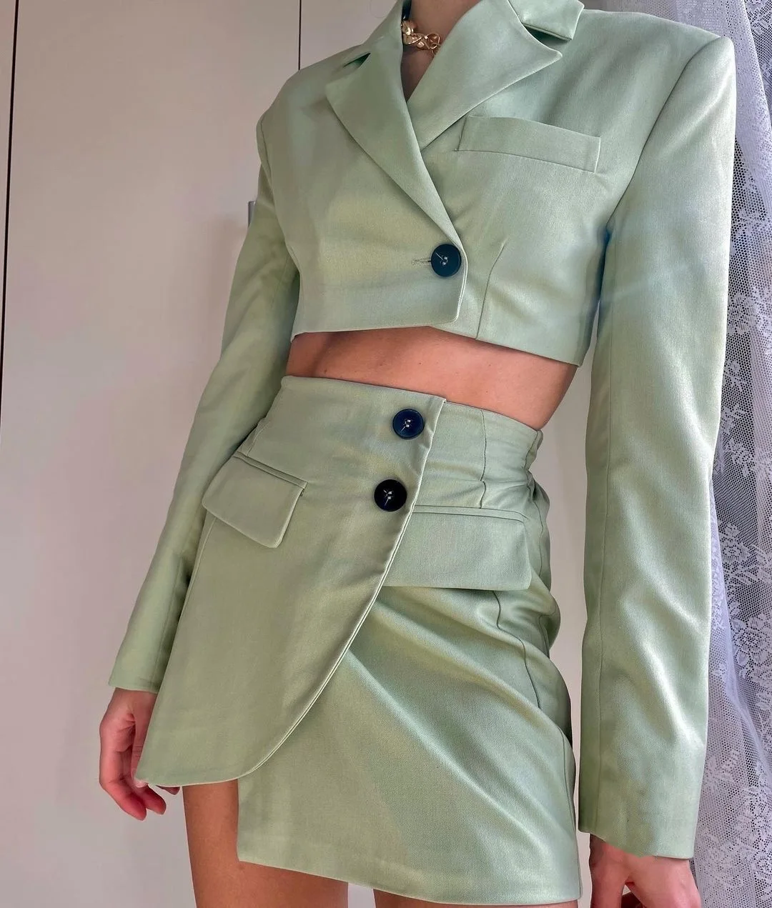 

Женский комплект из 2 предметов, укороченный блейзер и короткая юбка, Модный повседневный шикарный женский костюм, Новинка лета 2021