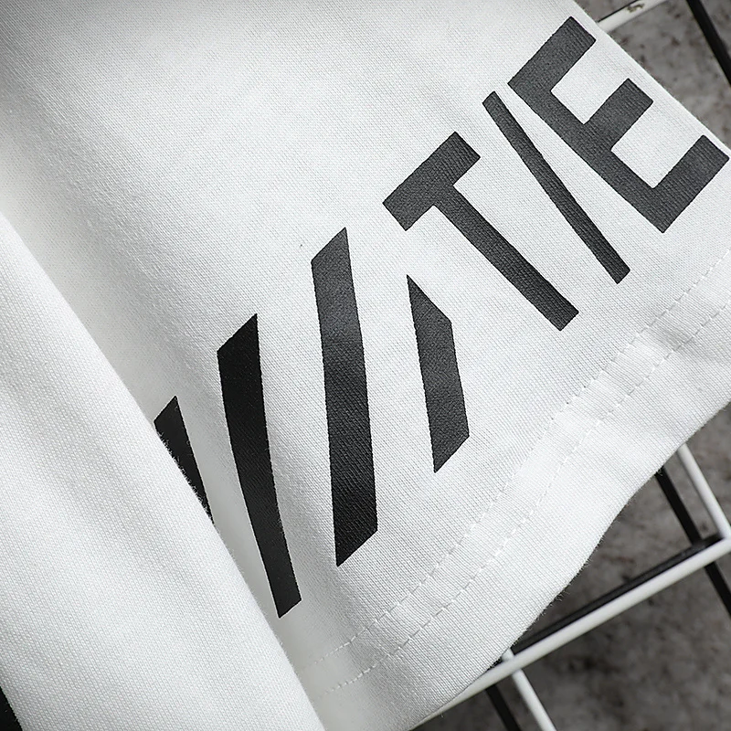 

Men Sets 2021 Summer New 2 Piece Tracksuit Short-Sleeved T-Shirts + Sweatpants Youth Student Male Short Streetwear