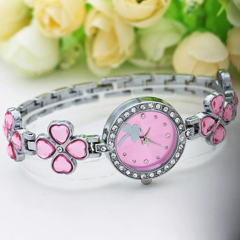 

1PCs Four-leaf Clover Luxury Women's Fashion Quartz Watch Rhinestone Bracelet Watch Bracelet Ladies Gifts Dress Wristwatches