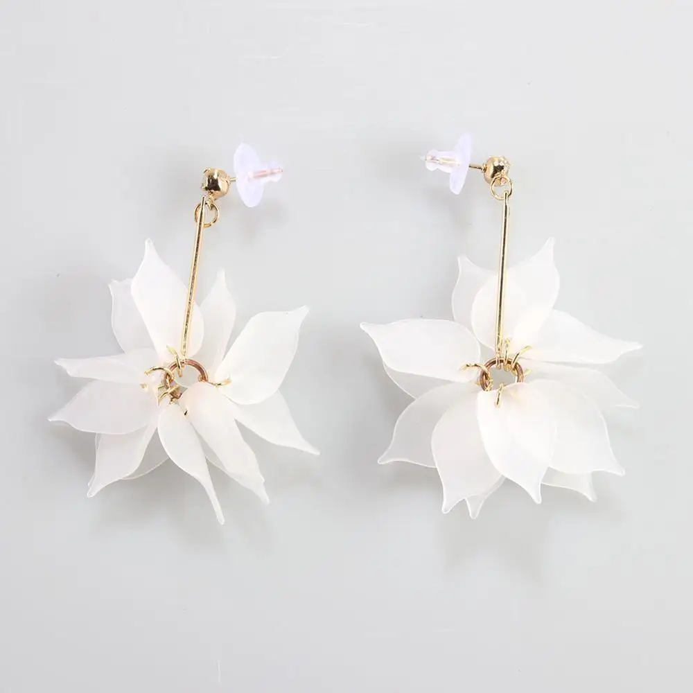 Длинные металлические серьги с подвеской многослойные лепестками и кисточками в