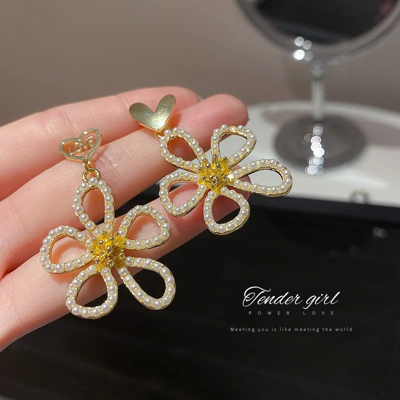 

2021 Wholesale Asymmetrical Heart-shaped Letter LOVE Flower Earrings Girl Heart Earrings Korean Simple Earrings
