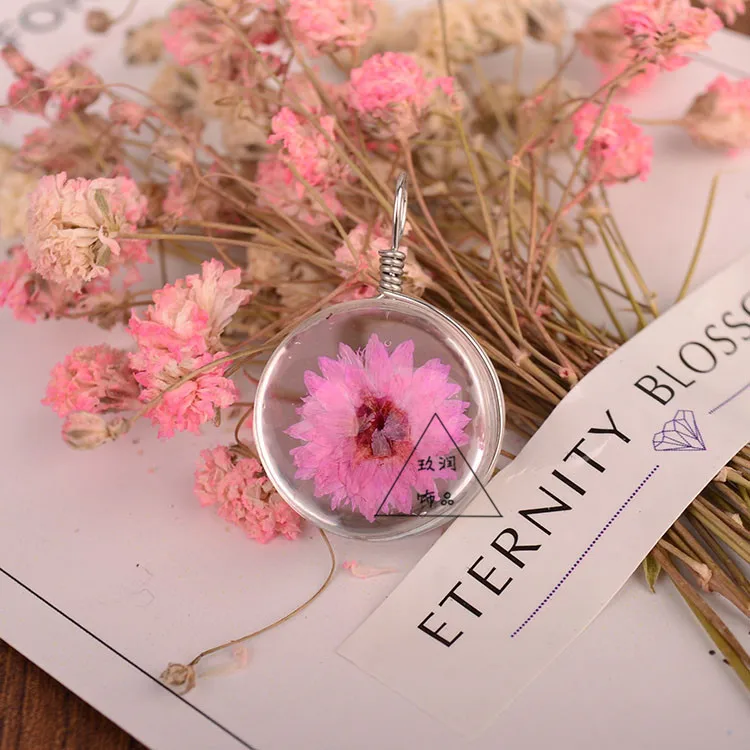 

Resin Rould Ball Noctilucent Necklace Women Little Daisy Dry Flower Chain Sunflower Necklace Fashion Jewelry Gifts for Girl