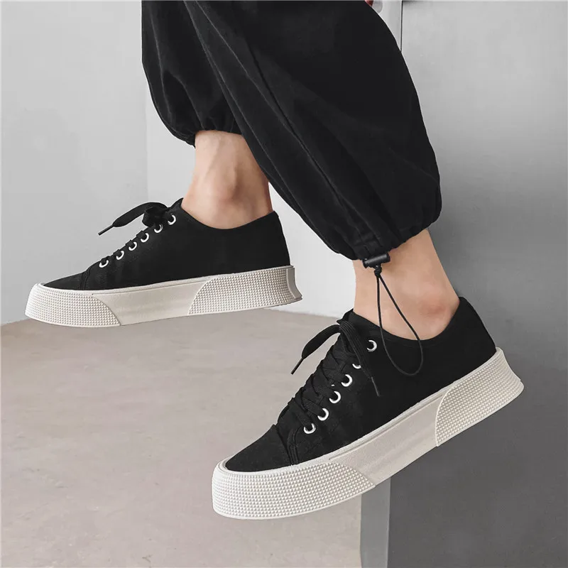 

Large Size Womens And Mens Trendy Fashion Skateboard Heartthrob Casual Shoes Color Attracts The Eye