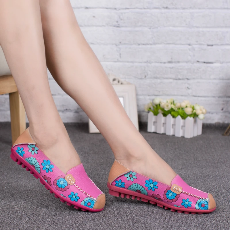 

High Quality Genuine Leather Women Flats Boat Shoes Comfortable Soft Gommino Flats Fashion Flowers Printing Flat Slip On Shoes