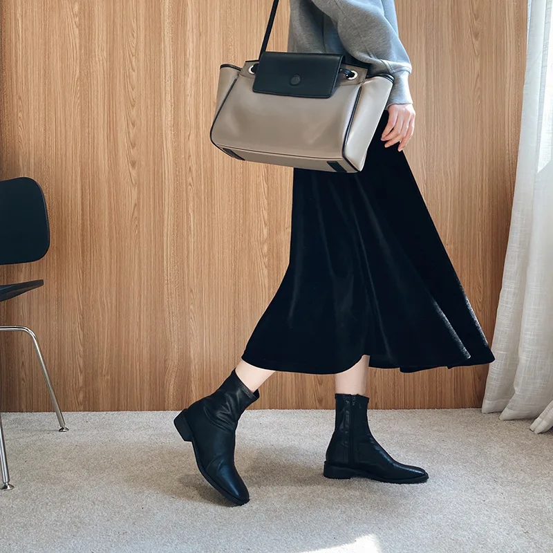 

Black Velvet A-line Skirt Autumn and Winter Light Mature Temperament Swing Long High Waist Skirt Children 176