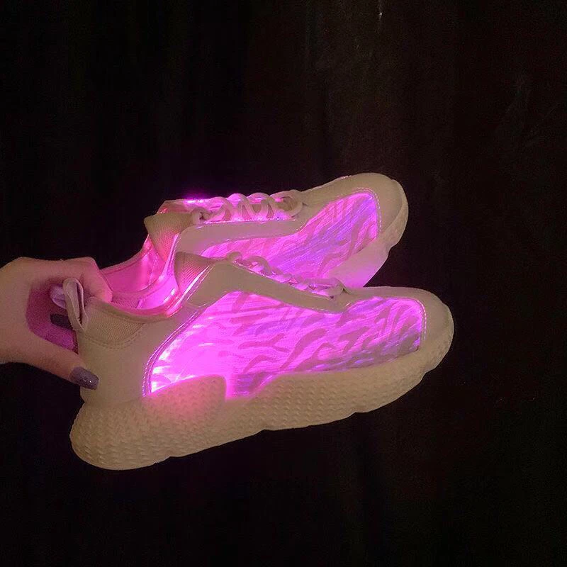 2021 новые светящиеся кроссовки Для женщин и девочек светодиодный светильник