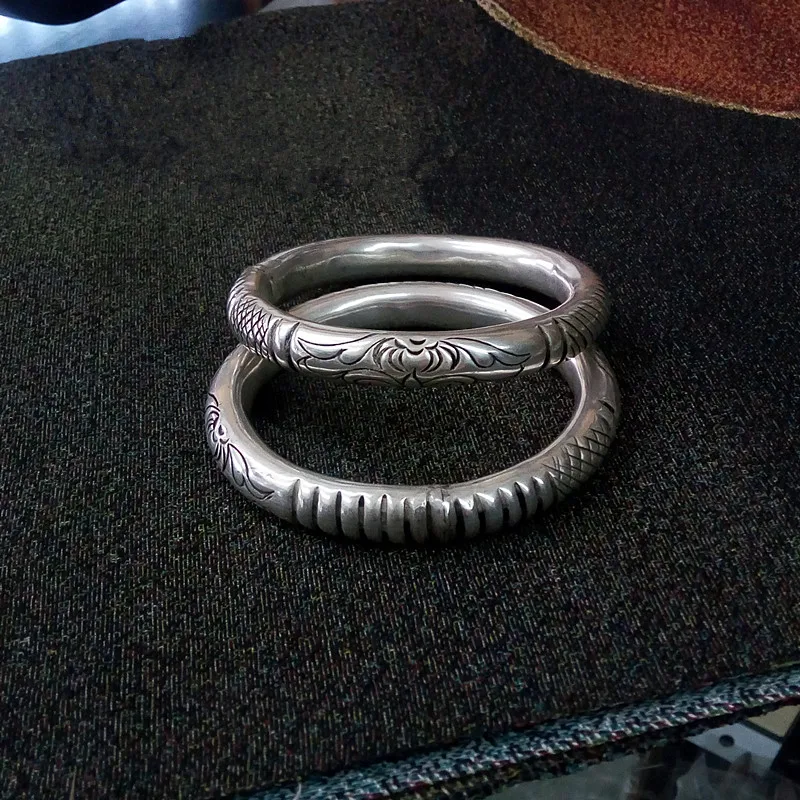 Очаровательная Ручная резьба милое улыбающееся лицо Miao Серебряная полый