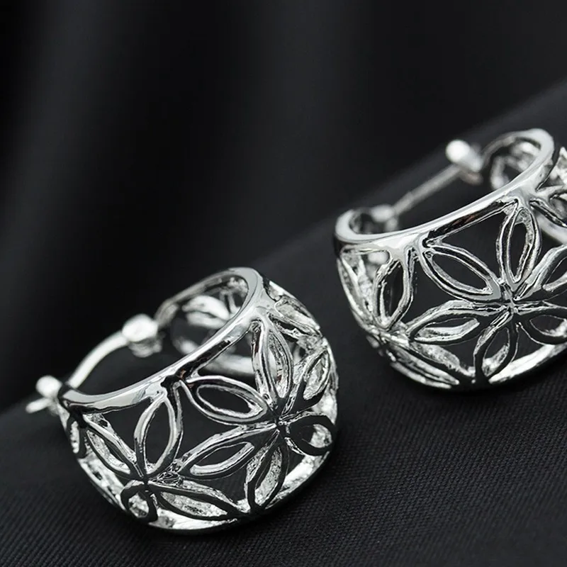 

Hollow Ball Set Fashion Embossed Silver Plated Jewelry Necklace Earring Bracelet Ladies Jewelry