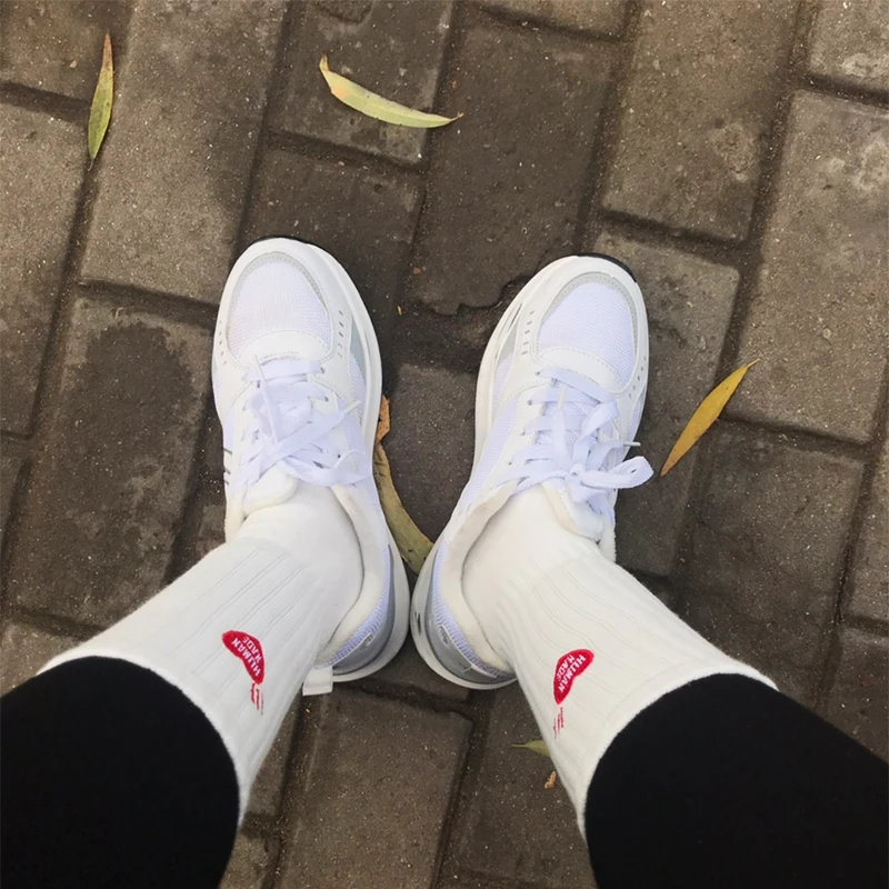 

2021 2 Pairs Set Human Made Sock Embroidery Red Heart Cotton Socks Men Women Couple Four Seasons Soportsocks Crewsock Fashion
