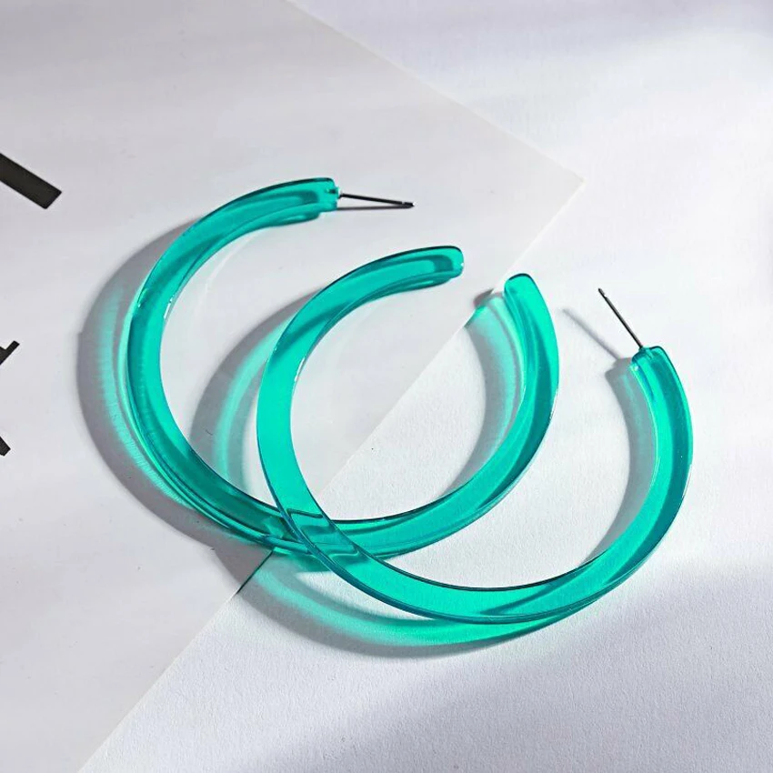 Женские большие акриловые серьги кольца массивные круглые из смолы ювелирные