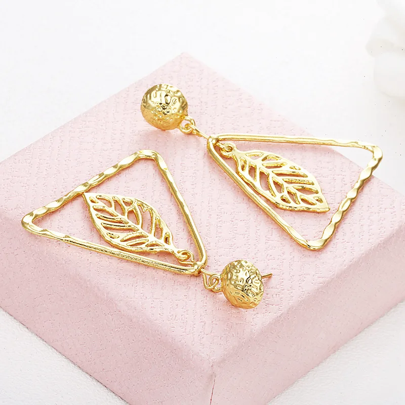 

European and American Simple Geometric Earrings Leaf Pendant Earrings Popular Earrings Trinkets