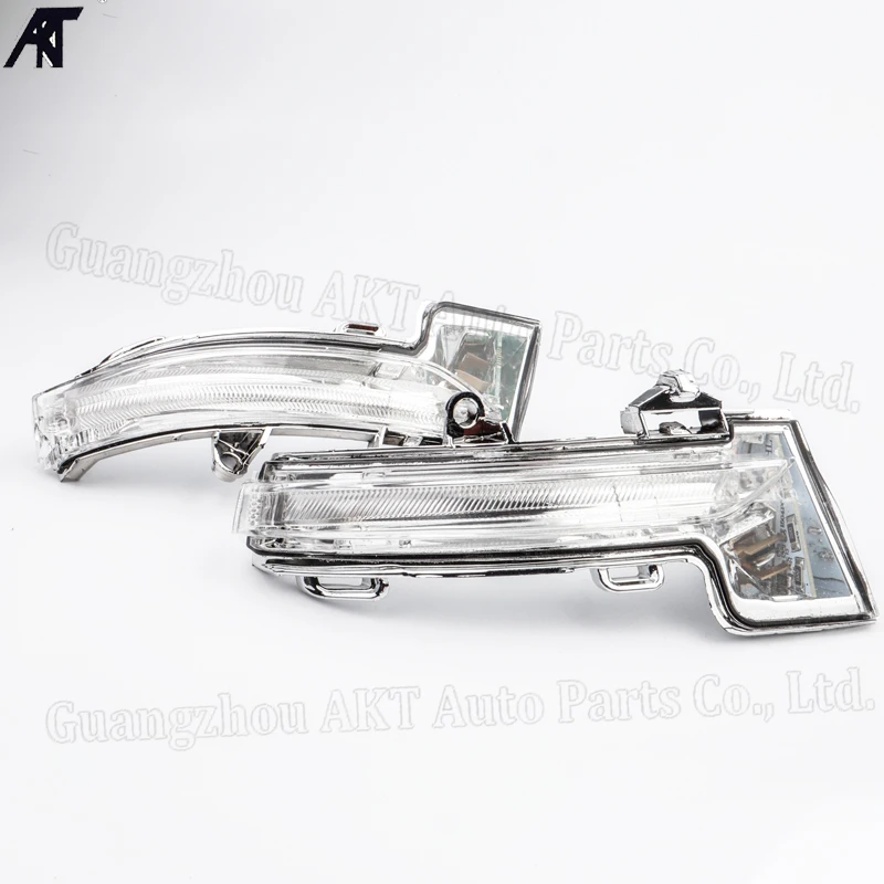 

Left or Right Side forSkoda Octavia III 5E3 5E5 Superb Wing Mirror Indicator Lamp 5E0949101 5E0949102