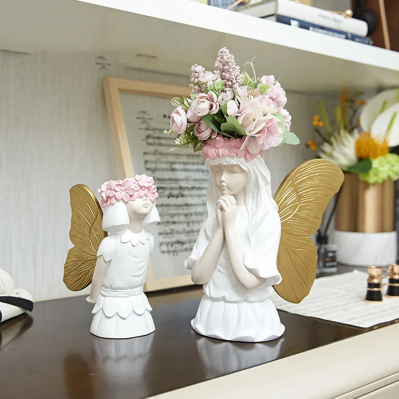 

Nordic Creative Girl's Heart-shaped Cute Sculpture TV Cabinet Living Room Bedroom Desktop Figurines Home Decor Statue D110
