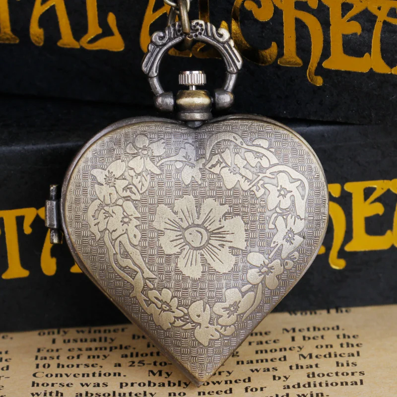 Рисунок 6 - Кварцевые карманные часы в форме