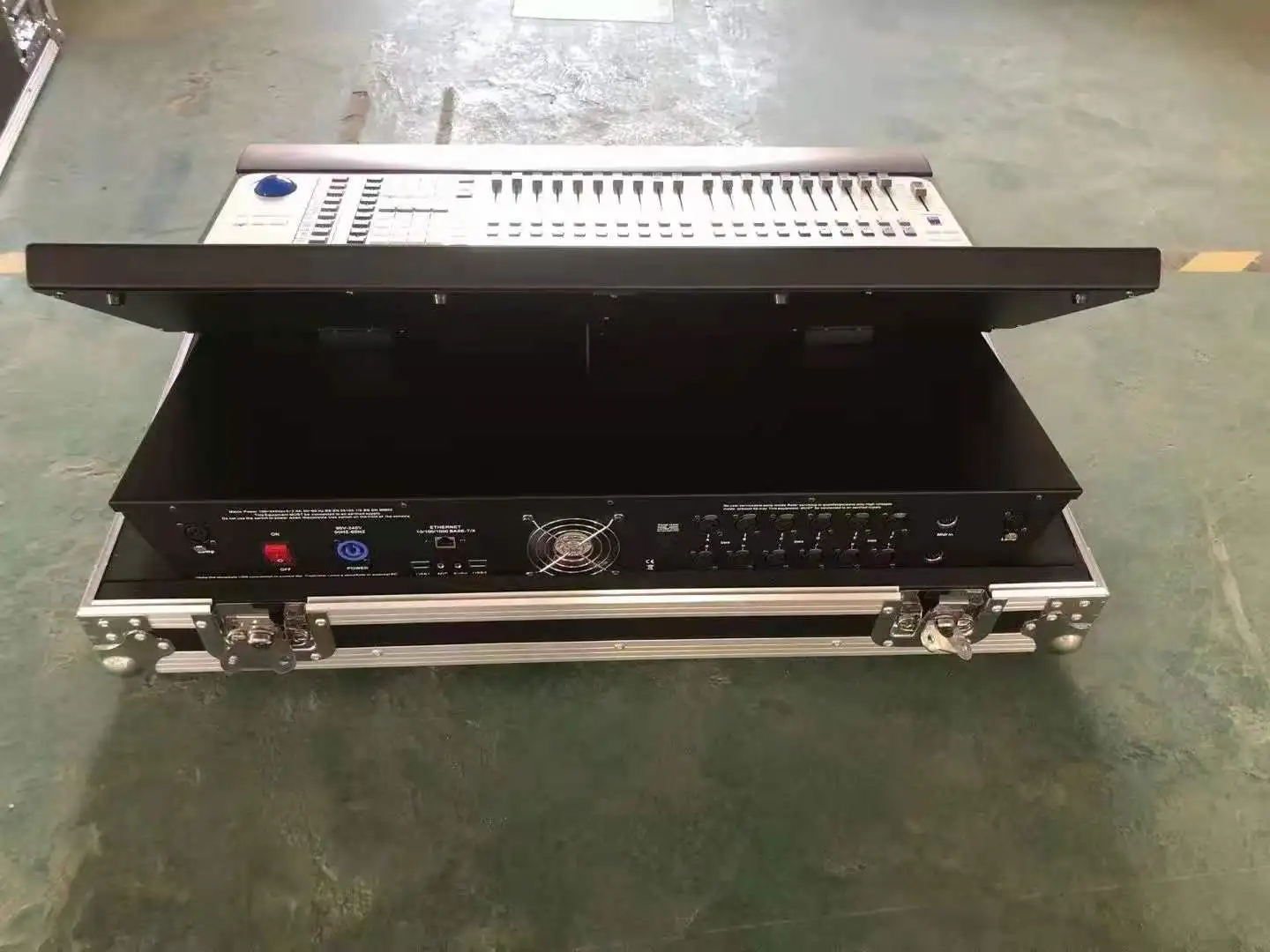 Консольный контроллер освесветильник dmx tiger dual touch light | Электроника