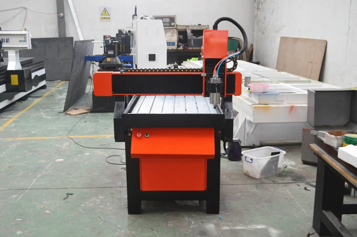 Горячая продажа 0609 небольшой деревообрабатывающий станок 3D фрезерный с ЧПУ для