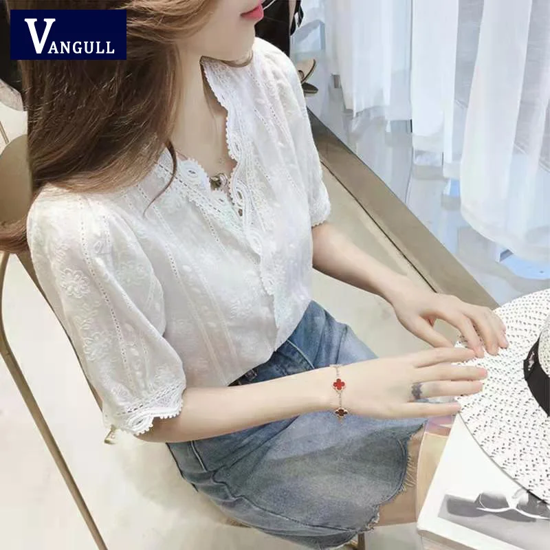

Vangull Elegant Casual Light V-neck Short-Sleeved Small White Flower Embellishment Cotton Soft And Comfortable Fit T-shirt
