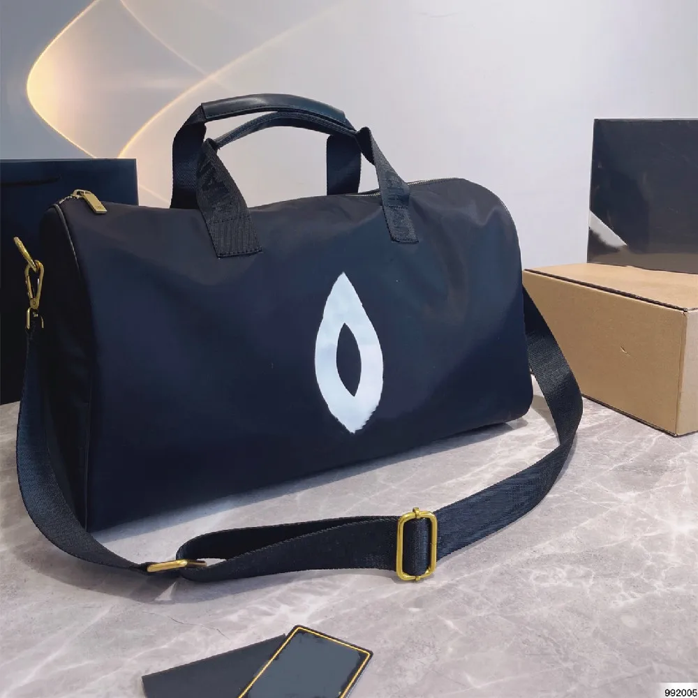 

Nylon waterproof large-capacity travel luggage bag shoulder messenger handbag