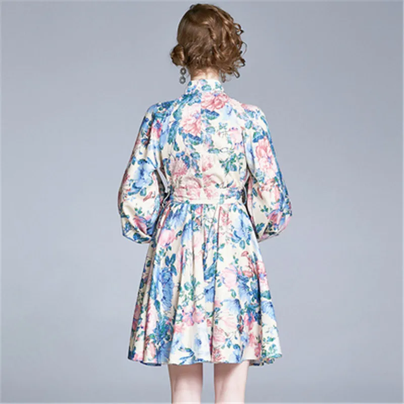 Подиумное женское вечернее платье с воротником стойкой длинным рукавом