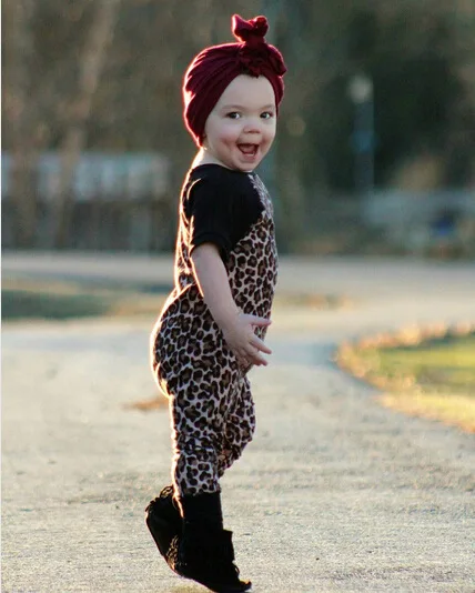 Новинка 2020 года Сезон весна-лето Модели Цельнокроеная одежда с короткими