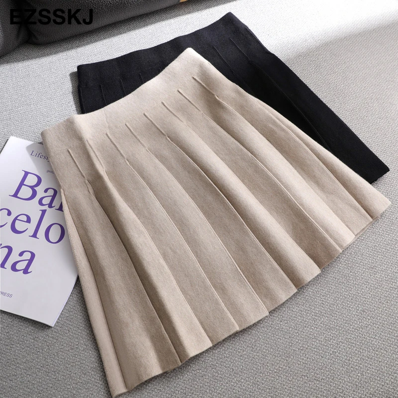 

2021 Autumn winter a-line thick short SWEATER Skirt Women good quality cute pleated mini skirt female elegant knit skirt