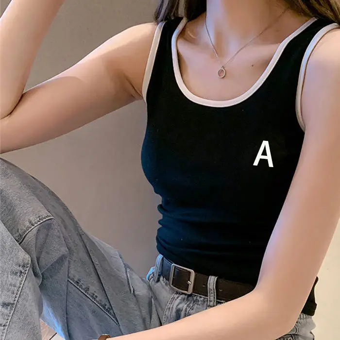 

Women's waistcoat with small sling on the inside