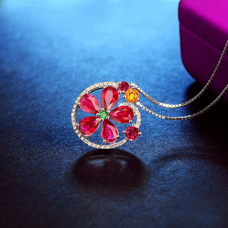 Ожерелье с кулоном из австрийского хрусталя в виде пятилистного цветка