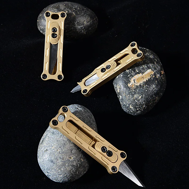 EDC Multipurpose Pocket Cutter Keychain Multifunctional Multi Tool Camping Outdoor Pare Peeler Portable Metal Cutlery Survival T