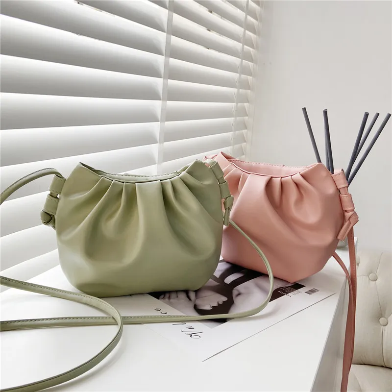 

Women's Premium Shoulder Bag 2021 New Fashion Niche Design Messenger Bag Female Wild Western Style Female Bag Mini Cloud Bag