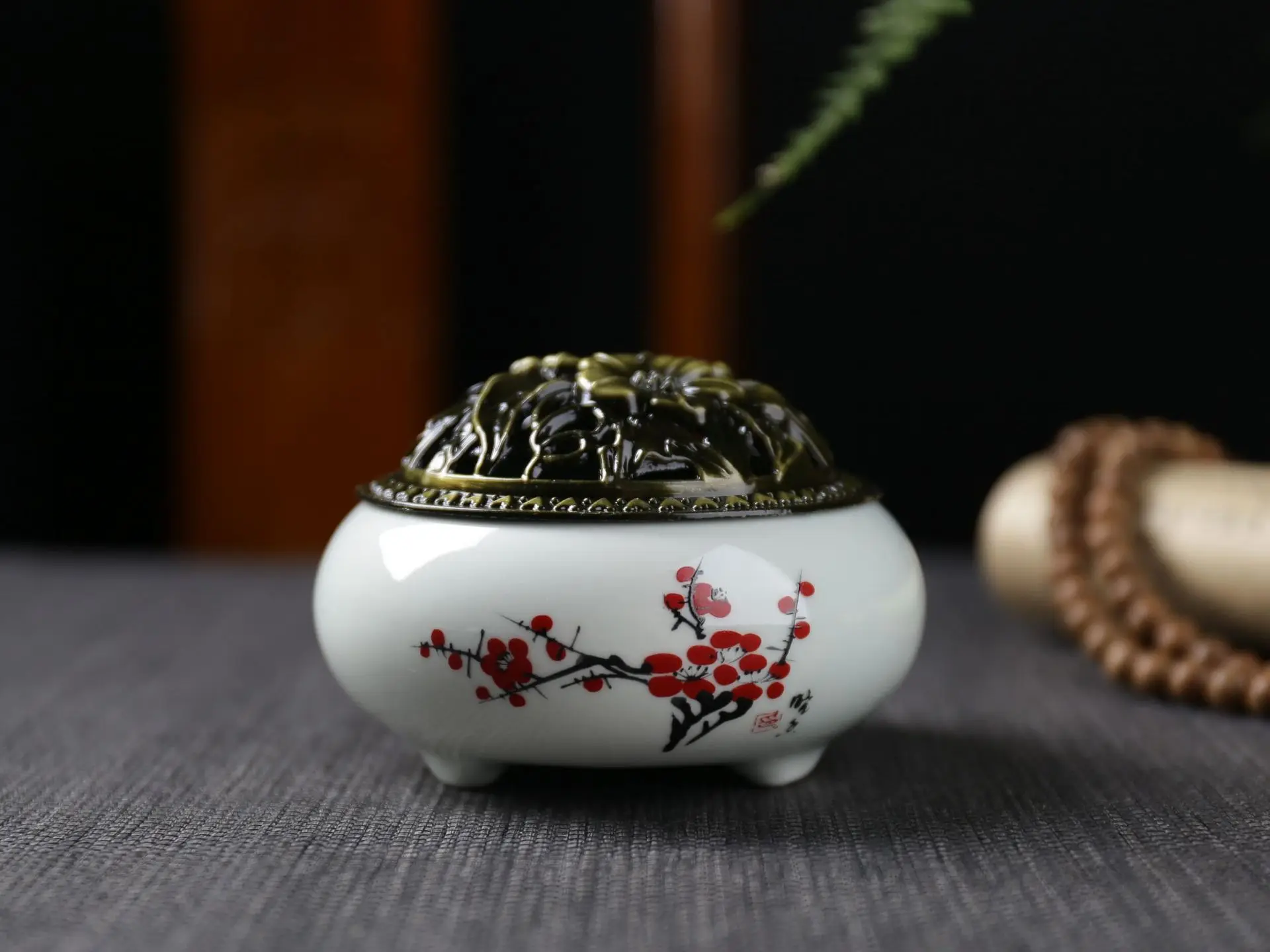 Plum Blossom Stove Свежий и элегантный расписанный вручную поднос для благовоний, сандаловая печь, керамический поднос для комаров Алоэ для отпугивания комаров - Цвет: Plum Blossom Stove