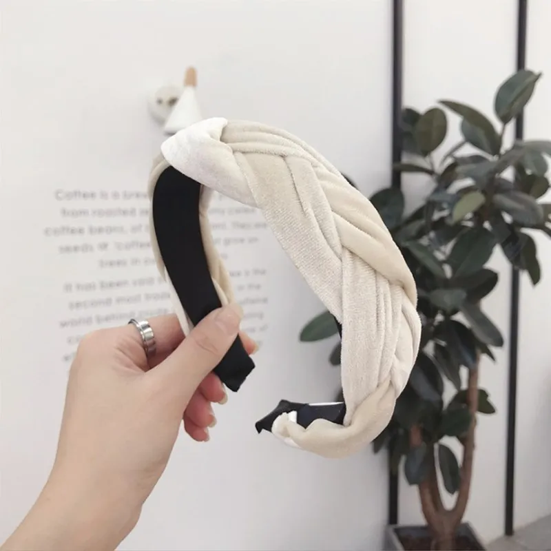 Fashion hair accessories women's gold velvet fabric twist braid wide-angle light headband headband wild girl hair band Headwear - Цвет: Бежевый