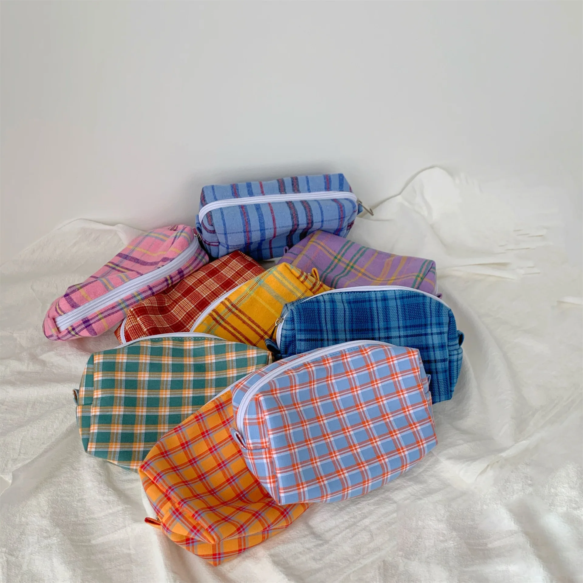 

JK Style Cosmetic Bag Portable Carry-on Clutch Bag Retro Lattice Large-capacity Toiletry Bag Zipper Storage Bag