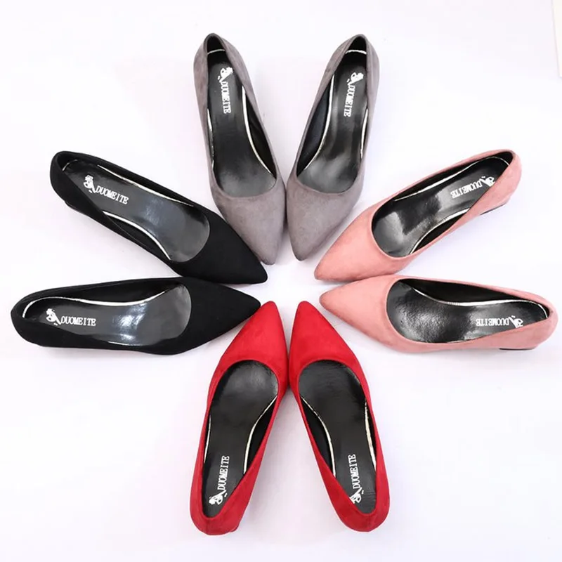 Женские модельные туфли Вельветовые женские на низком массивном каблуке базовые