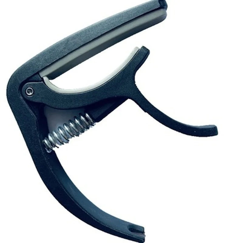 Пластиковый гитарный каподастр очень прост в использовании подходит для