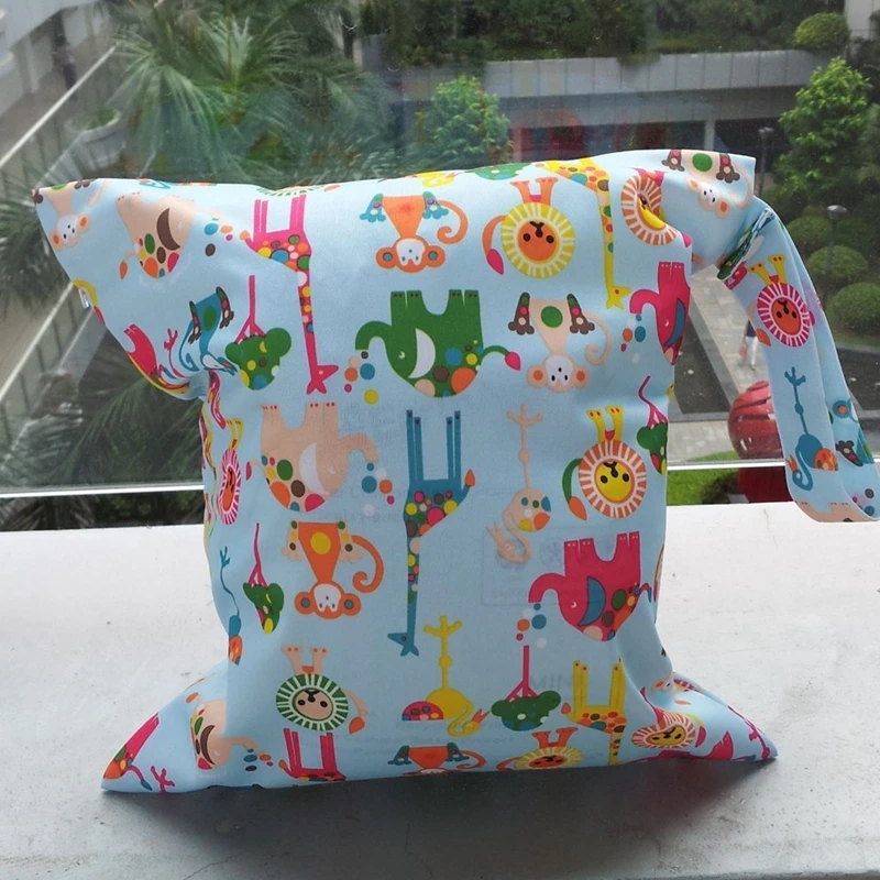 

Baby Infant Waterproof Zipper Reusable Cloth Diaper Bag (Multi Animal Pattern Light Blue)