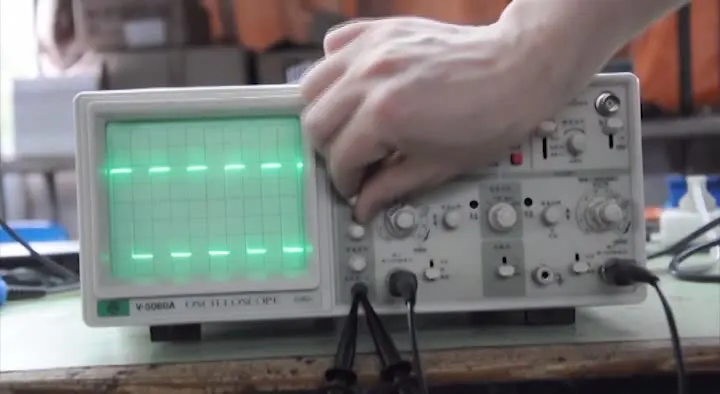 Двухканальный аналоговый осциллограф с двойным отслеживанием 20 МГц измеритель