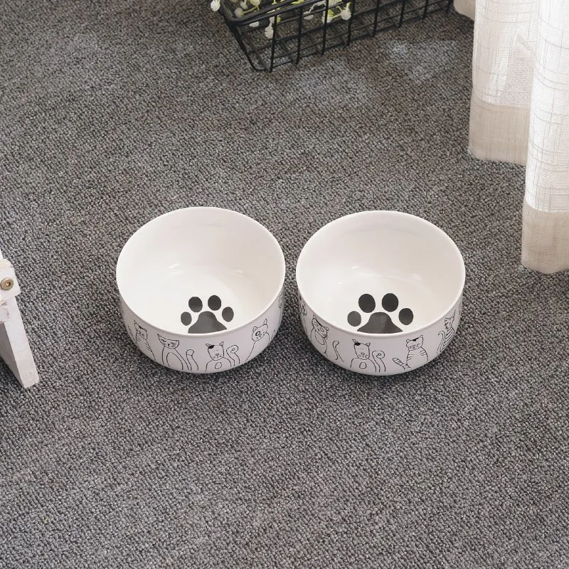 Милая керамическая миска для домашних животных с узором в виде лап кошек воды