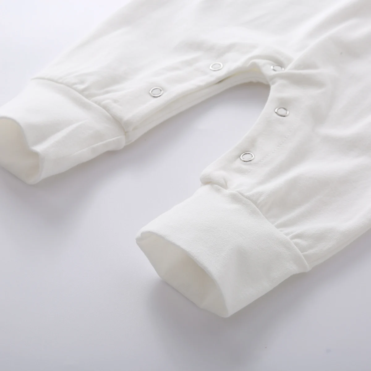 

Baby Rainbow Long Sleeve Romper Spring and Autumn Fashion Cute Round Neck Cotton Romper