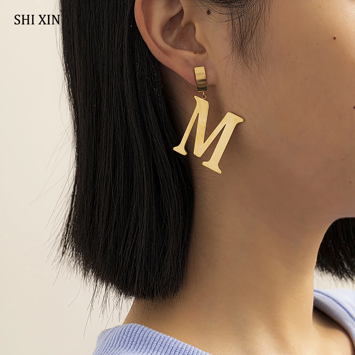 

SHIXIN Large Letter M Pendants Earrings for Women Fashion Big Stainless Steel Drop Earrings 2021 Trendy Jewelry Earrings Handing