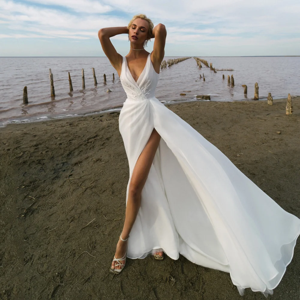 

Chic Organza Beach Wedding Dress New Sexy V Neck Sleeveless Applique A Line Wedding Gowns High Slit Bridal Dresses