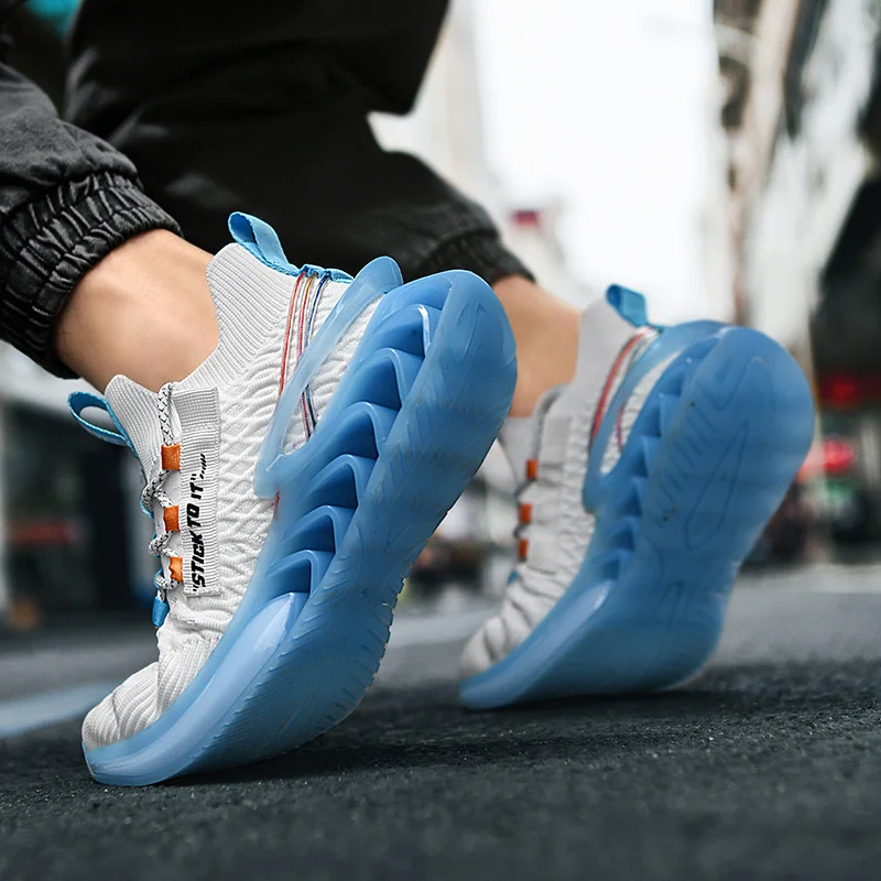 

New Fashion Breathable Mesh Sports Shoes Anti Slip TPU Original Men's Sneakers Blade Shaped Attractive Men Running Shoes Sneaker