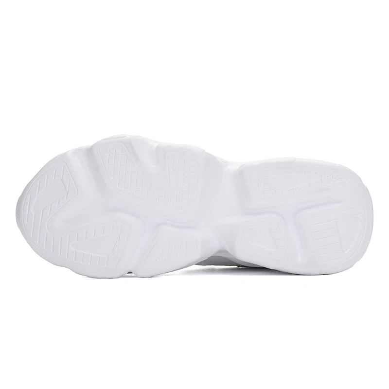 Женские кожаные кроссовки на толстой подошве белые или черные спортивные