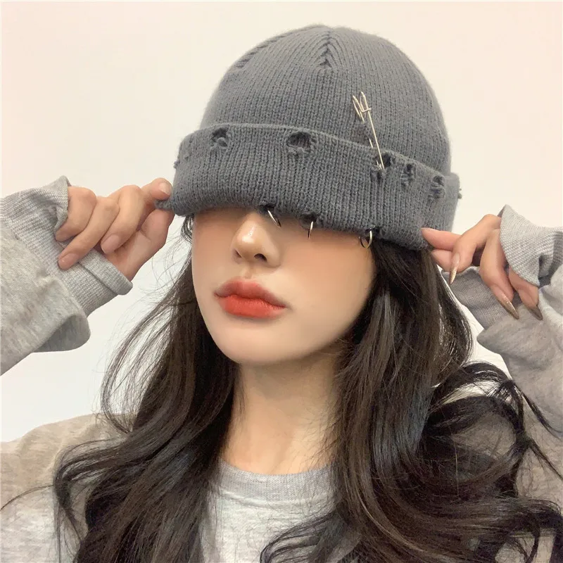 

New Winter Punk Hole Beanies Knitted Fashion Pin Warm Thick Skullies Women Men Autumn Hip Hop Beanie Hat Unisex Ring Skull Cap