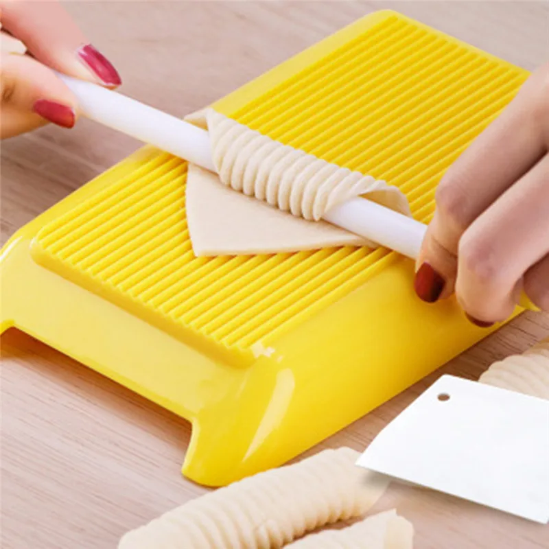 

Plastic Board Spaghetti Macaroni Pasta Maker Rolling Pin Baby Food Supplement Molds Manual Kitchen Tool