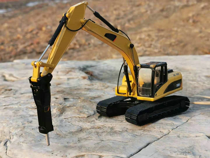 Тонкая модель гусеничного экскаватора 1: 50 American 323 dl дробилка Коллекционная из