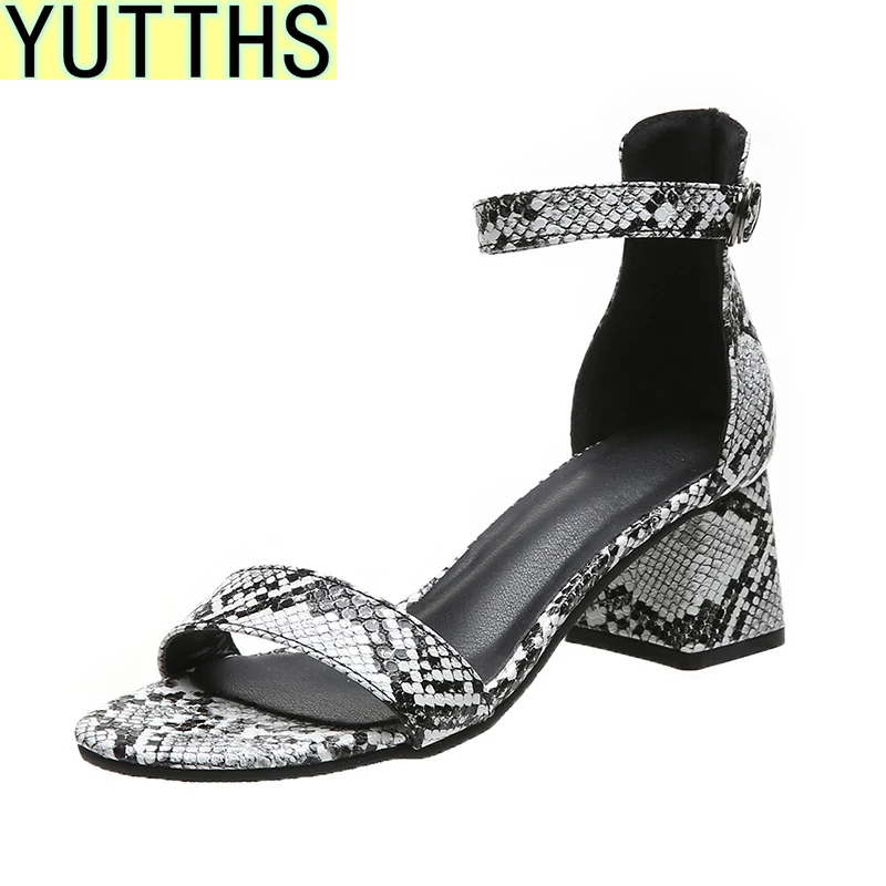 

2021 Woman Sandals Fashion Mid Heel Snake Print Open Toe Buckle Outdoor Women's Shoes Plus Size 43 zapatos de mujer Thick heel