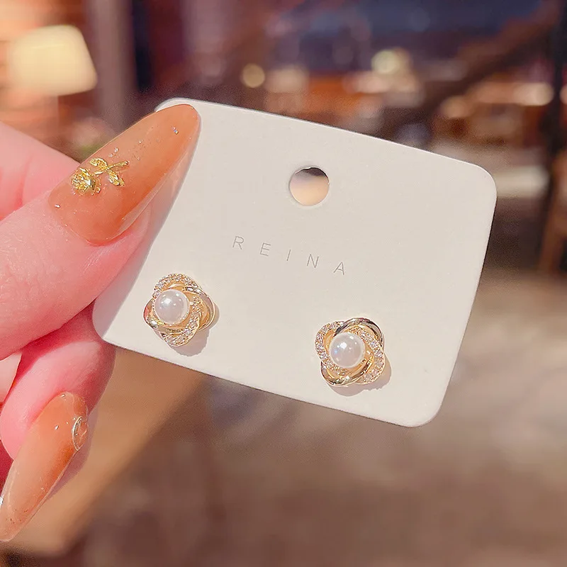 Оптовая продажа посеребренные серьги-гвоздики с цирконом в форме цветка для